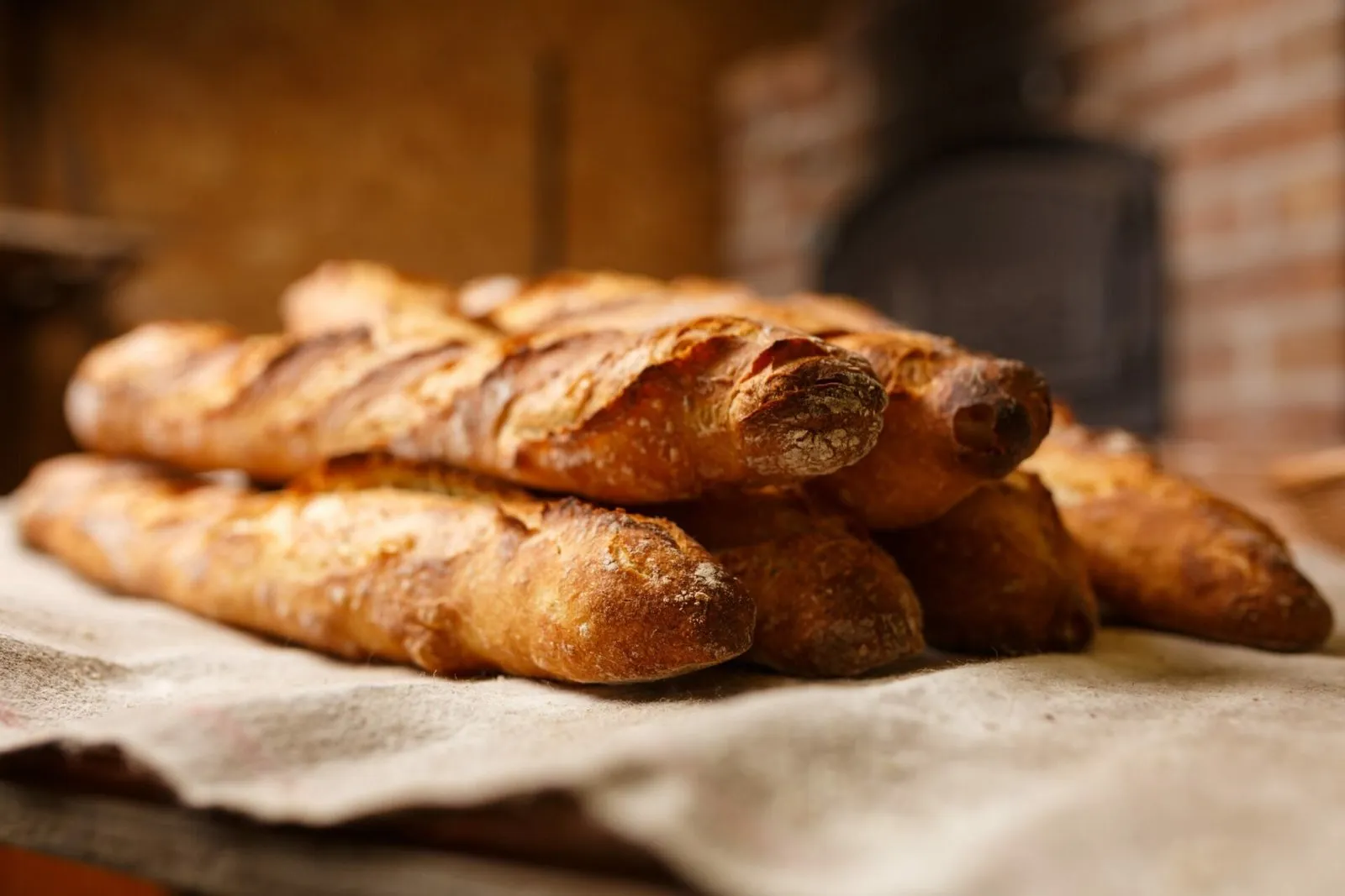 Baguettes dorées sorties du four